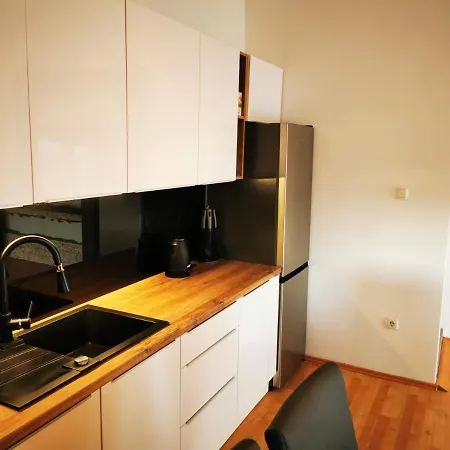 아파트 Apartman Stipe *